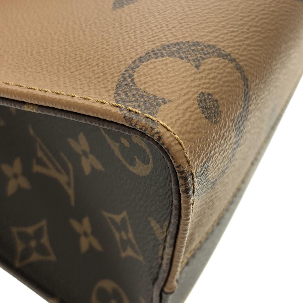 Louis Vuitton Monogram Giant On The Go PM Bag — view 3