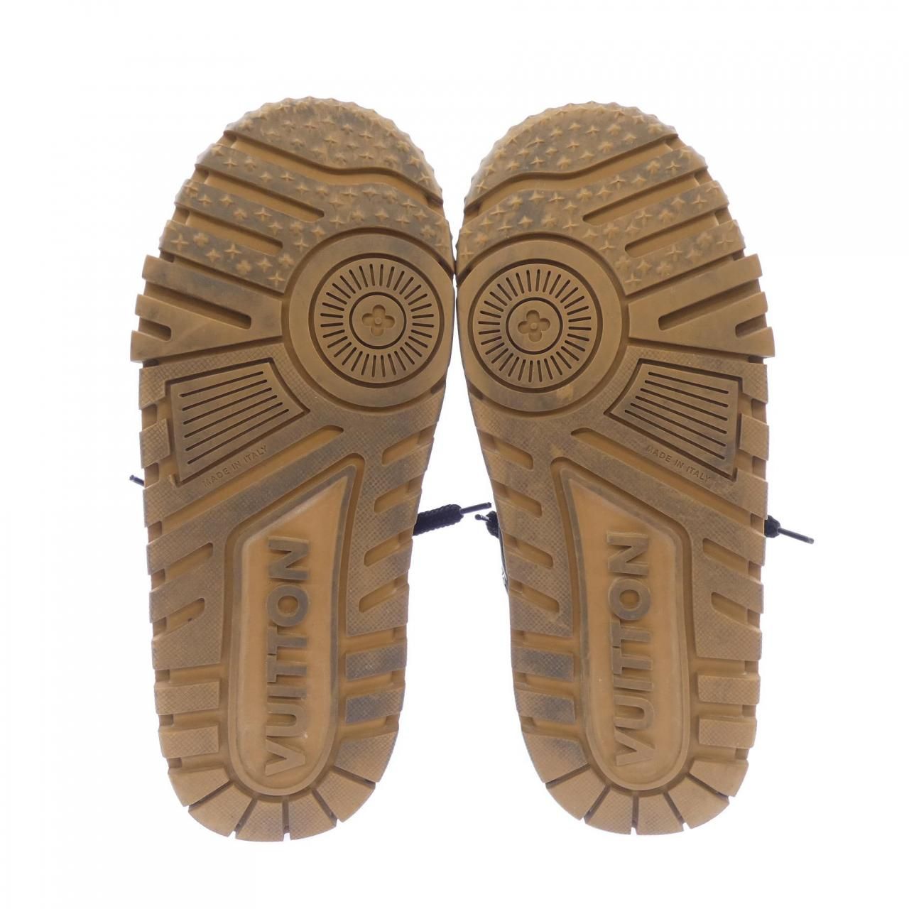 Louis Vuitton LV Trainer Maxi Line Sneakers — view 4