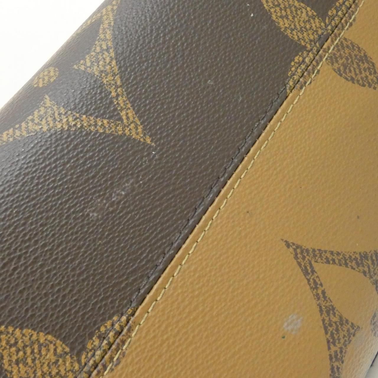 Louis Vuitton Monogram Giant On The Go MM Bag — view 4