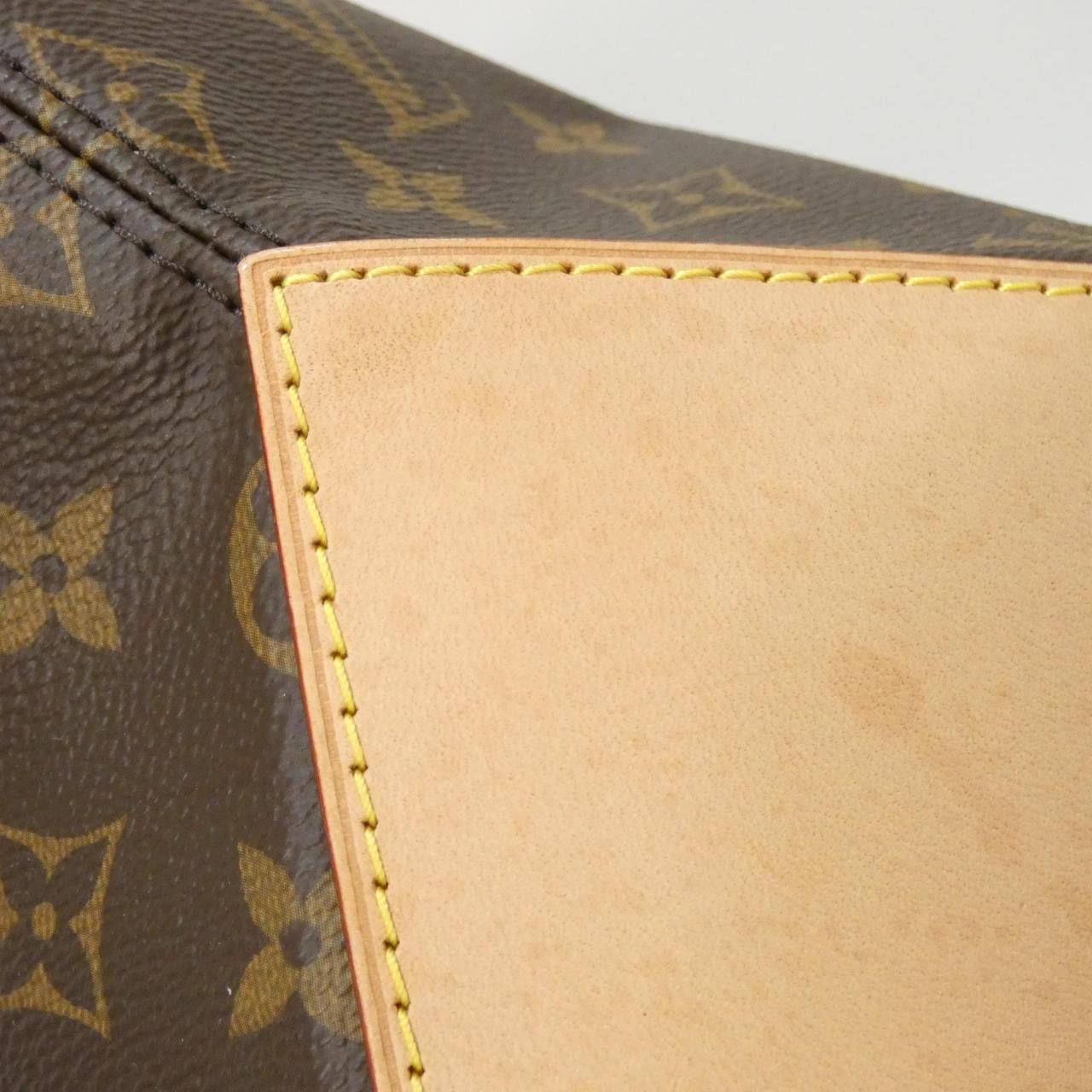 Louis Vuitton Monogram Mezzo Shoulder Bag — view 3
