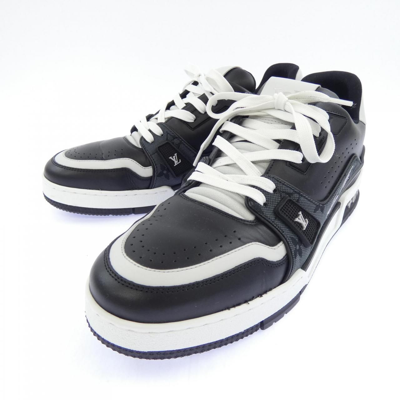 Louis Vuitton LV Trainers Sneakers — view 3