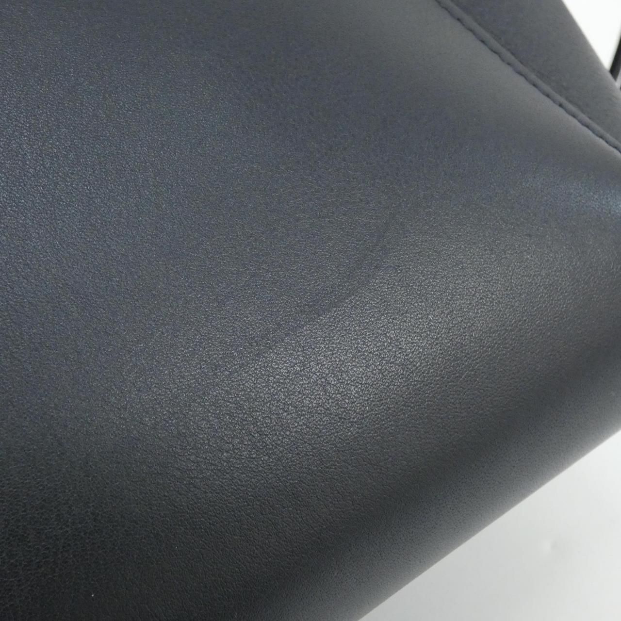 Loewe Hammock Nugget Bag — view 6