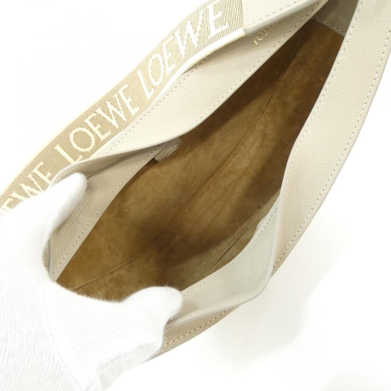 Loewe Luna Small Shoulder Bag — view 9