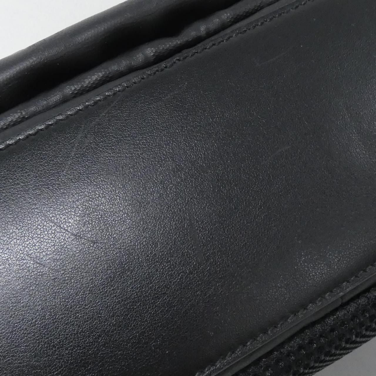 Gucci Shoulder Bag Black — view 3