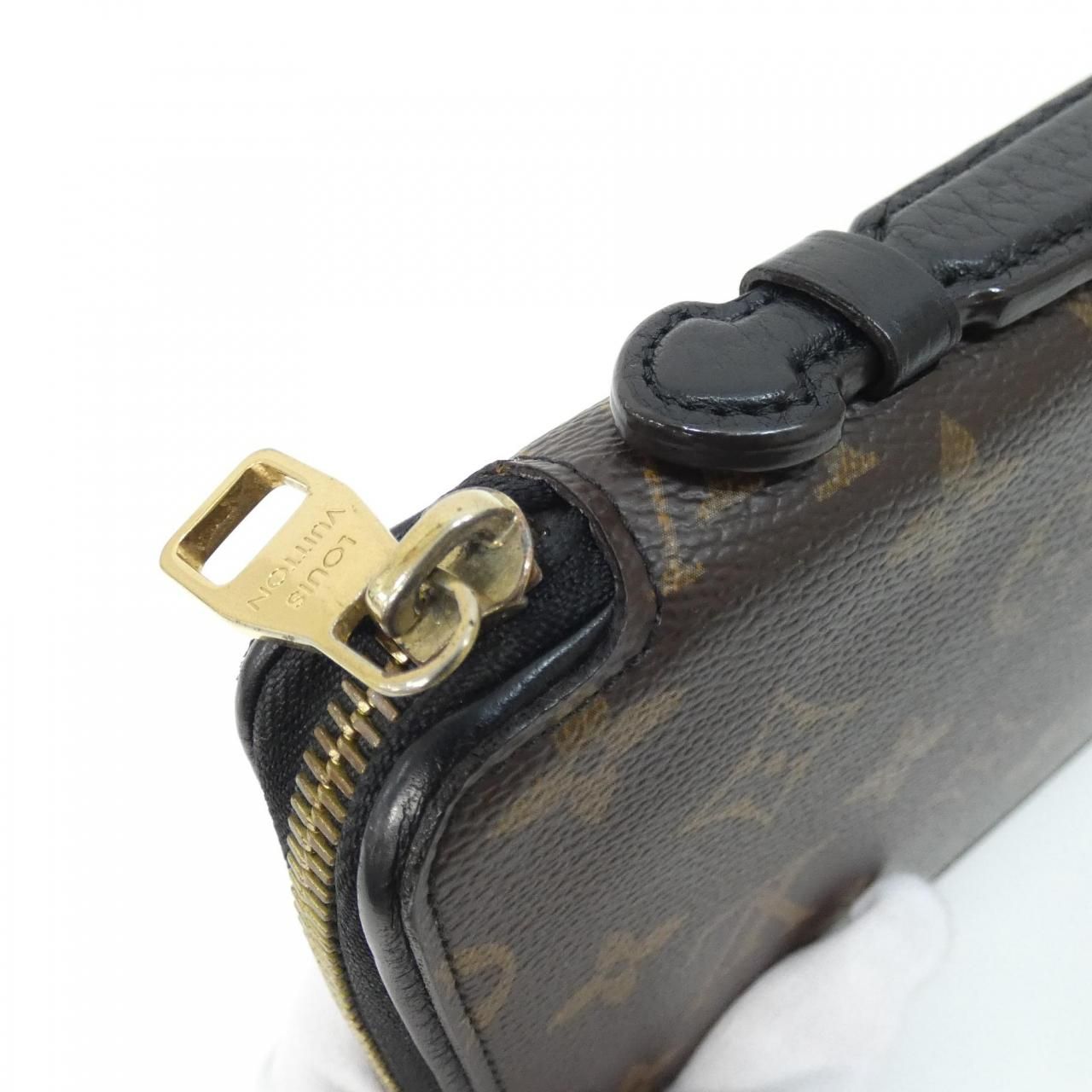Louis Vuitton Monogram Daily Organizer Wallet — view 4