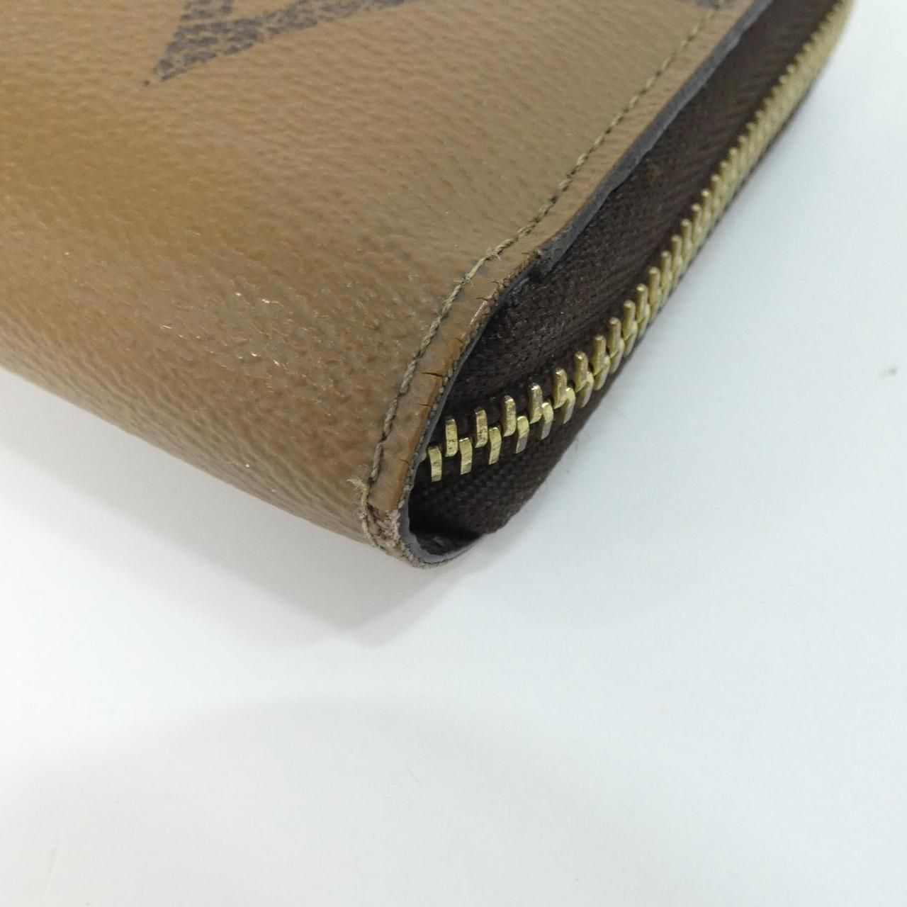 Louis Vuitton Monogram Giant Zippy Wallet — view 6