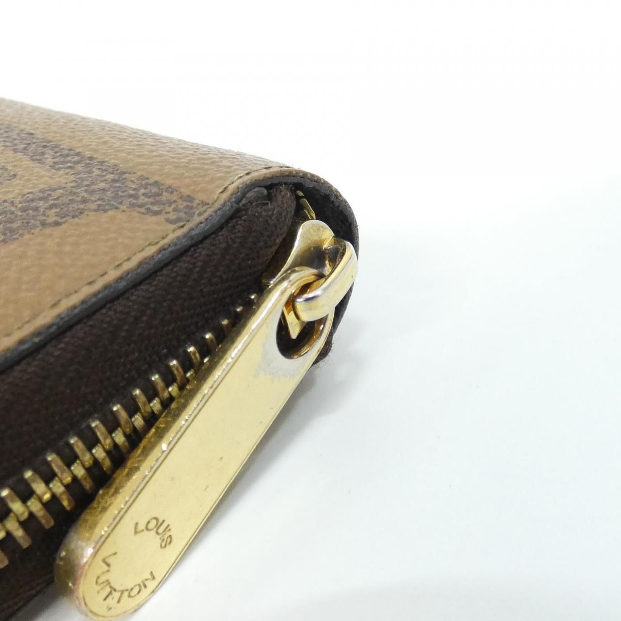 Louis Vuitton Monogram Giant Zippy Wallet — view 4