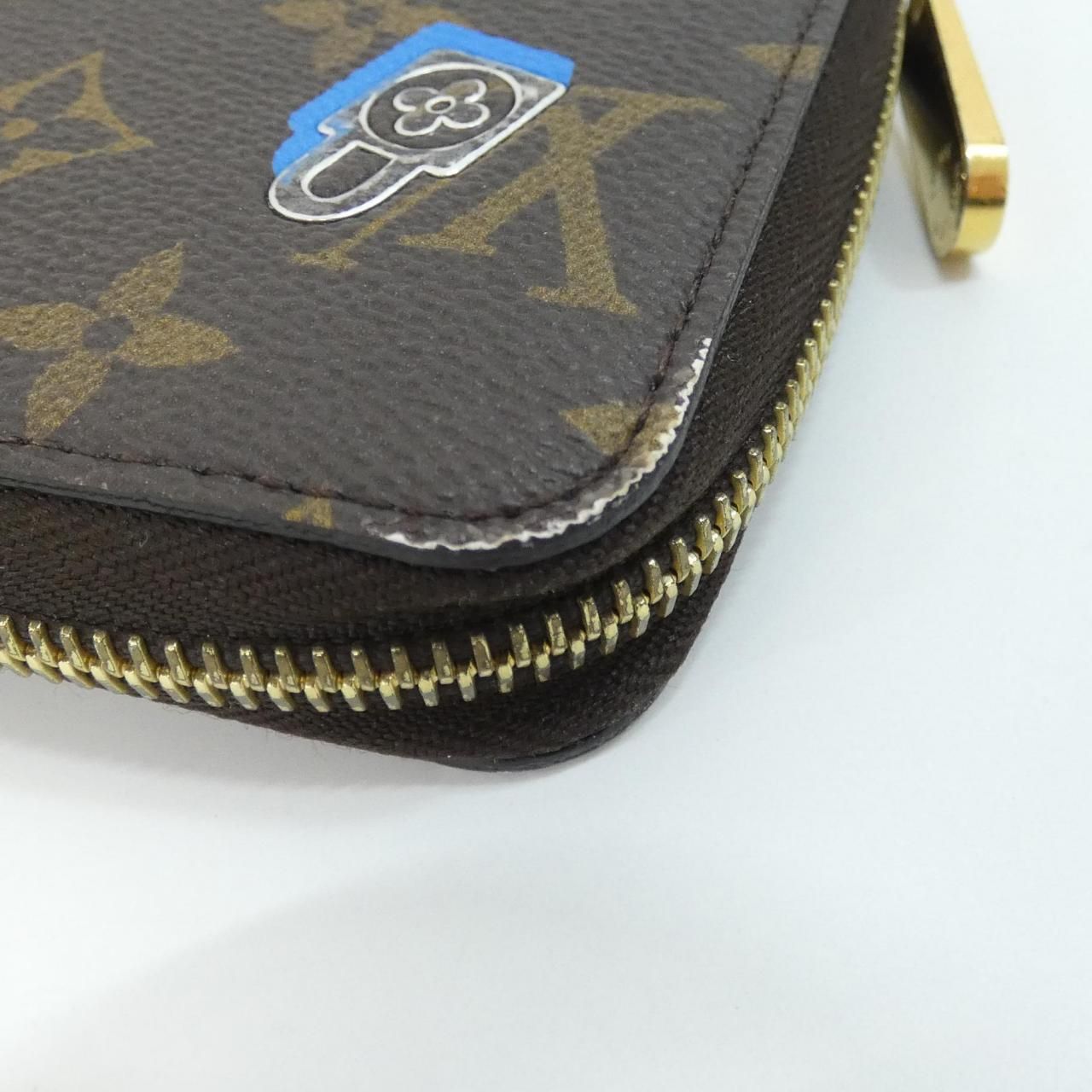 Louis Vuitton Monogram Zippy Wallet — view 4
