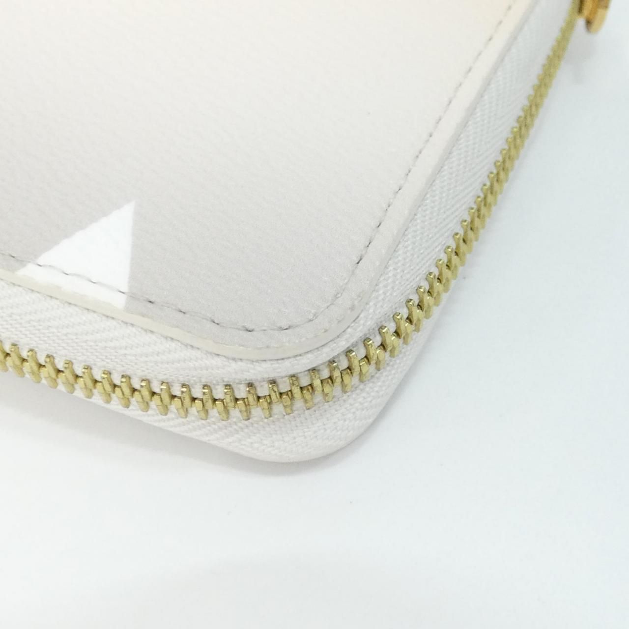 Louis Vuitton by the Pool Zippy Wallet — view 5