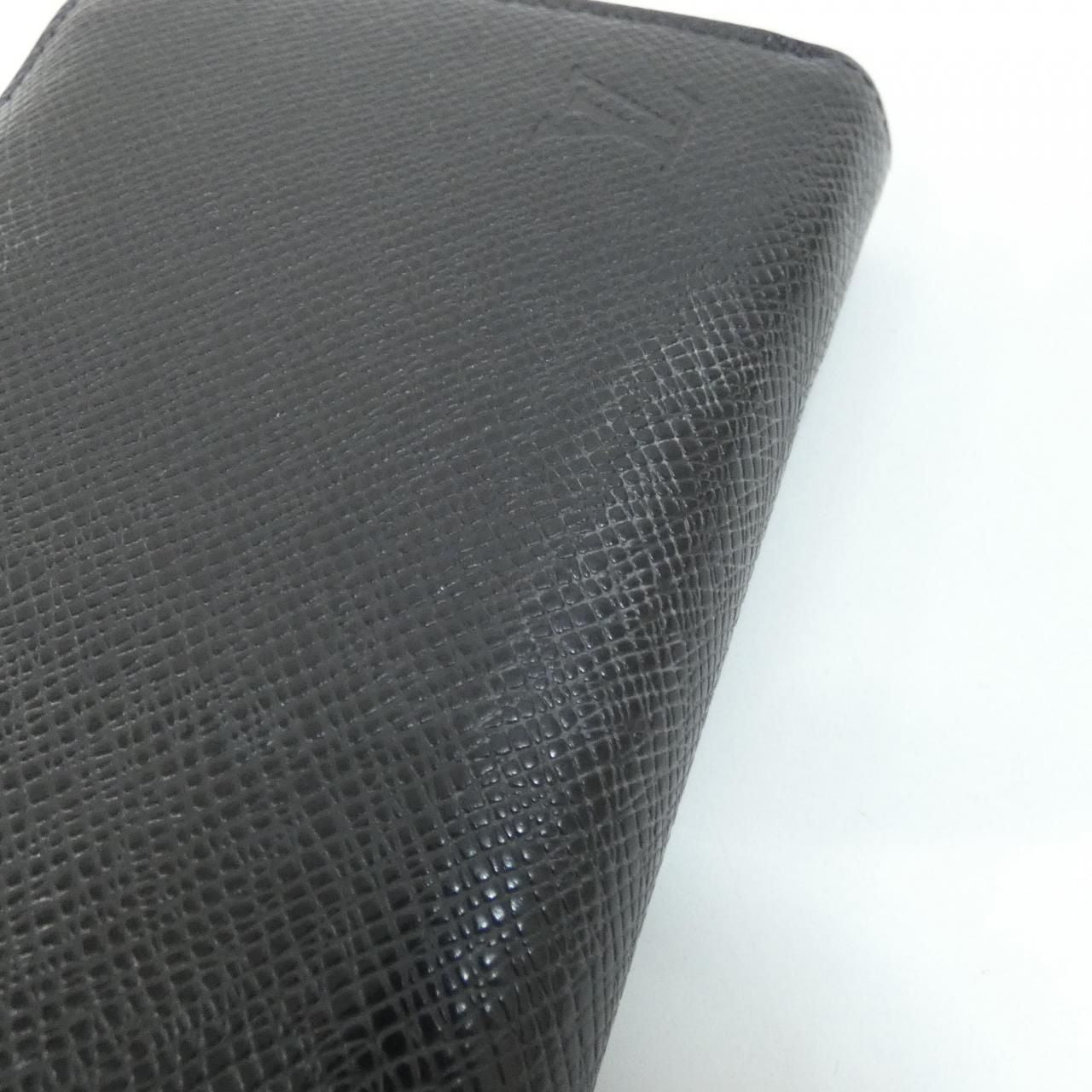 Louis Vuitton Taiga Zippy Wallet Horizontal — view 5