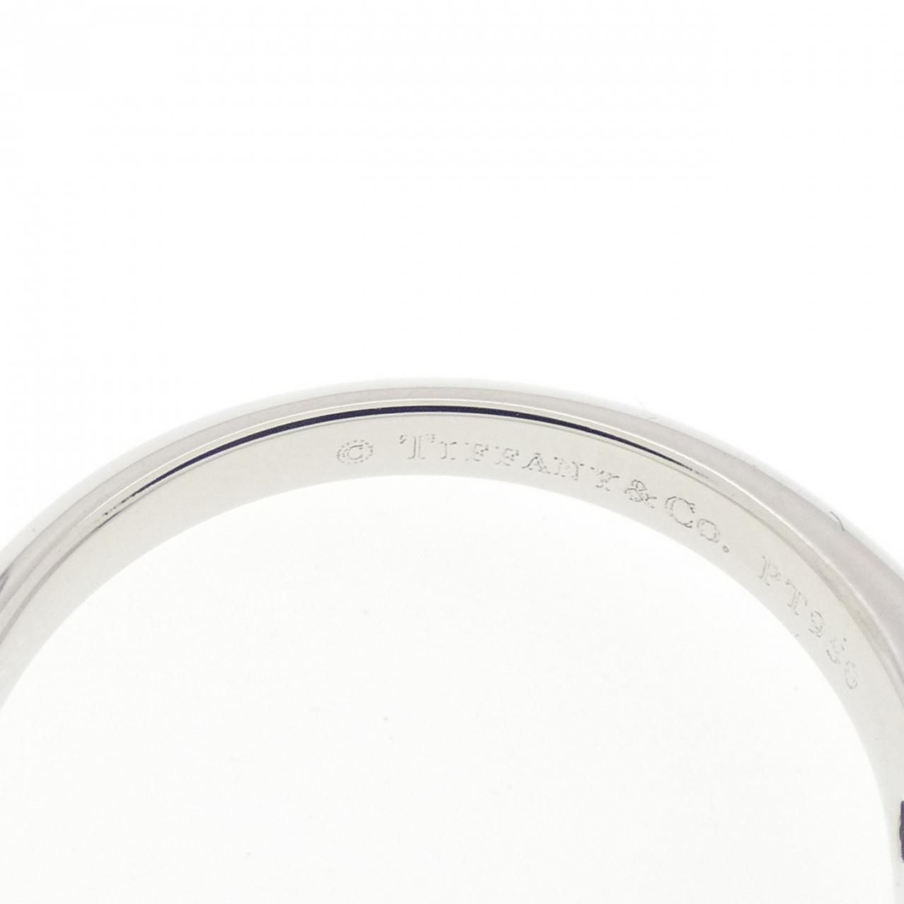 Tiffany & Co Classic Solitaire Ring — view 4