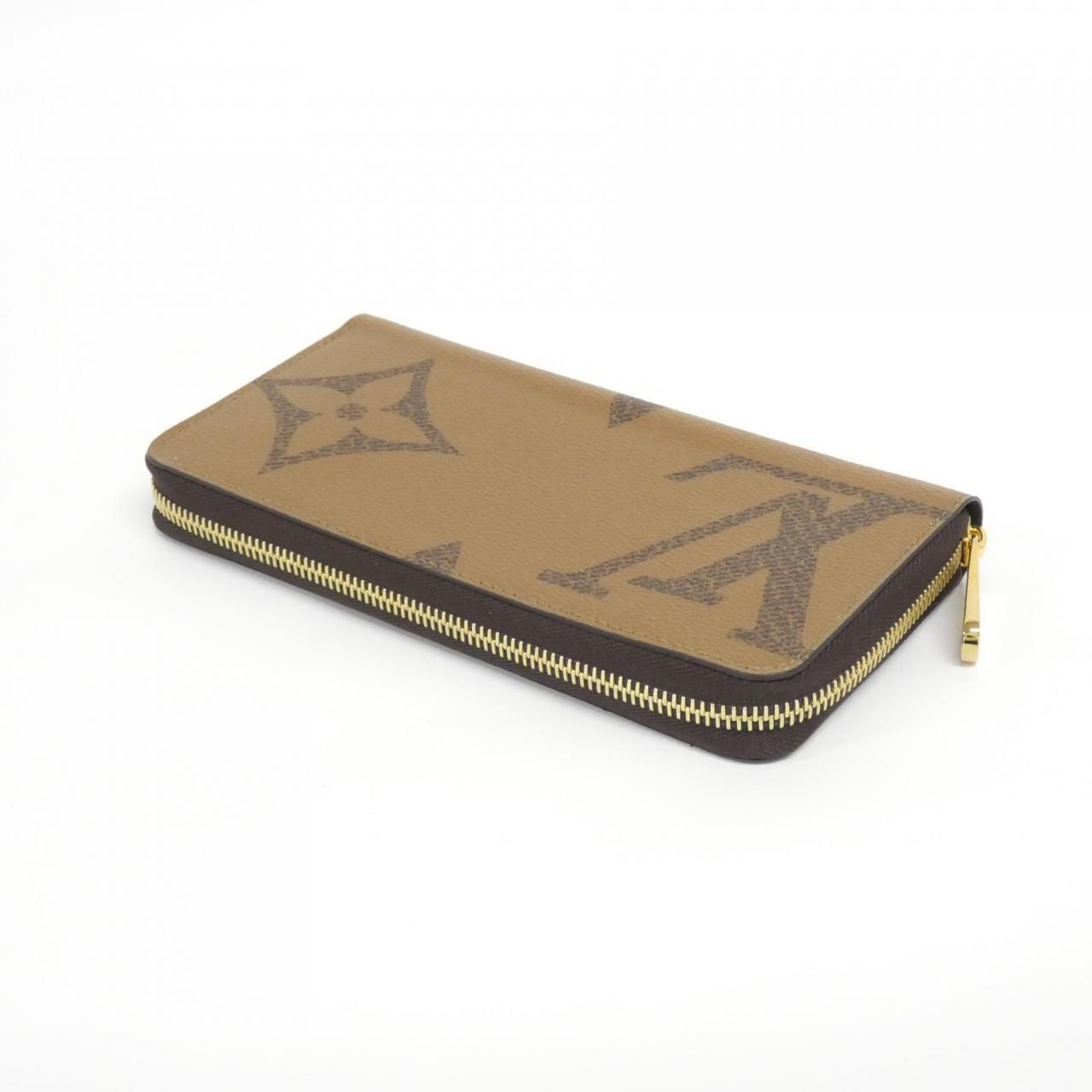 Louis Vuitton Monogram Giant Zippy Wallet — view 3