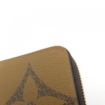 Louis Vuitton Monogram Giant Zippy Wallet — view 4