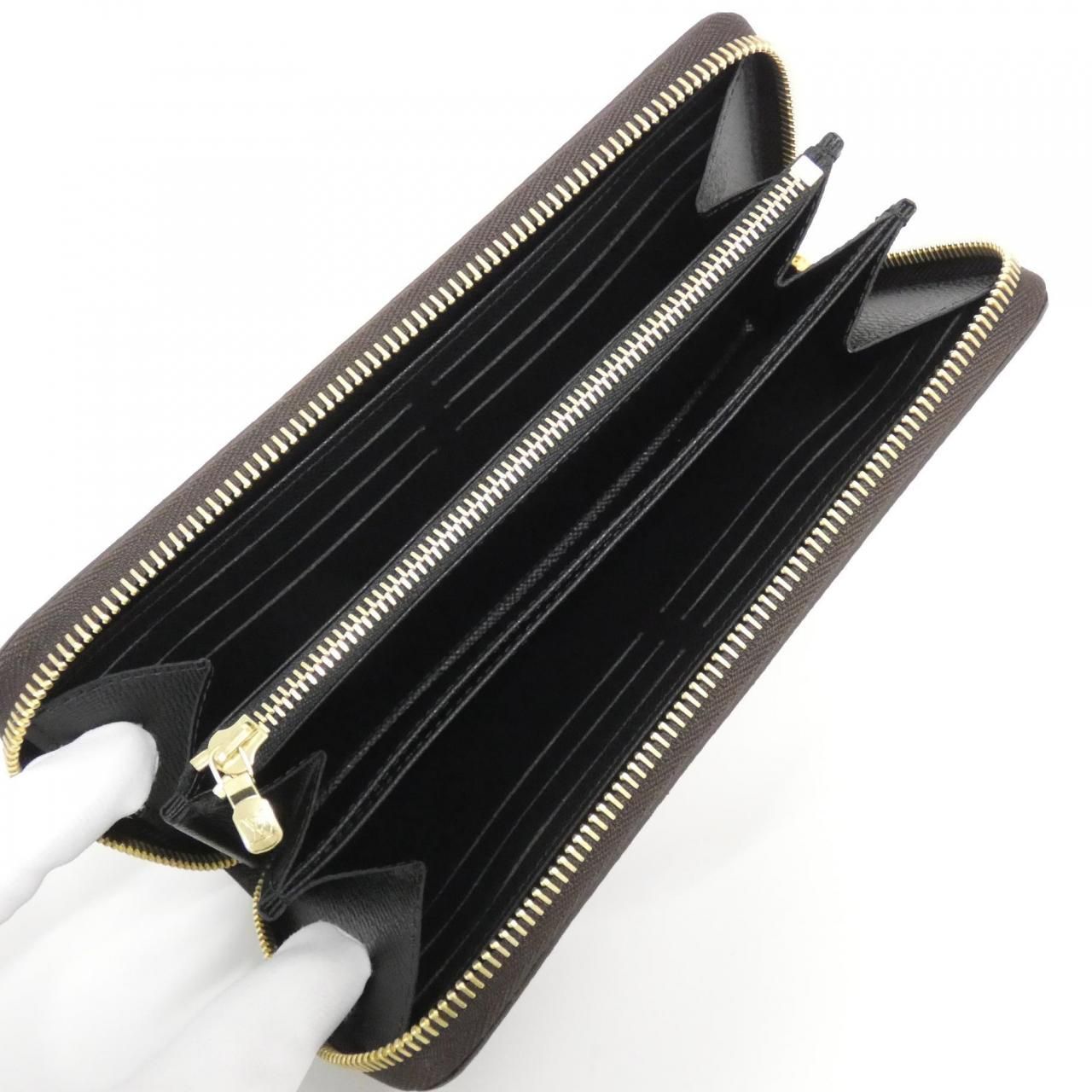 Louis Vuitton Monogram Giant Zippy Wallet — view 5