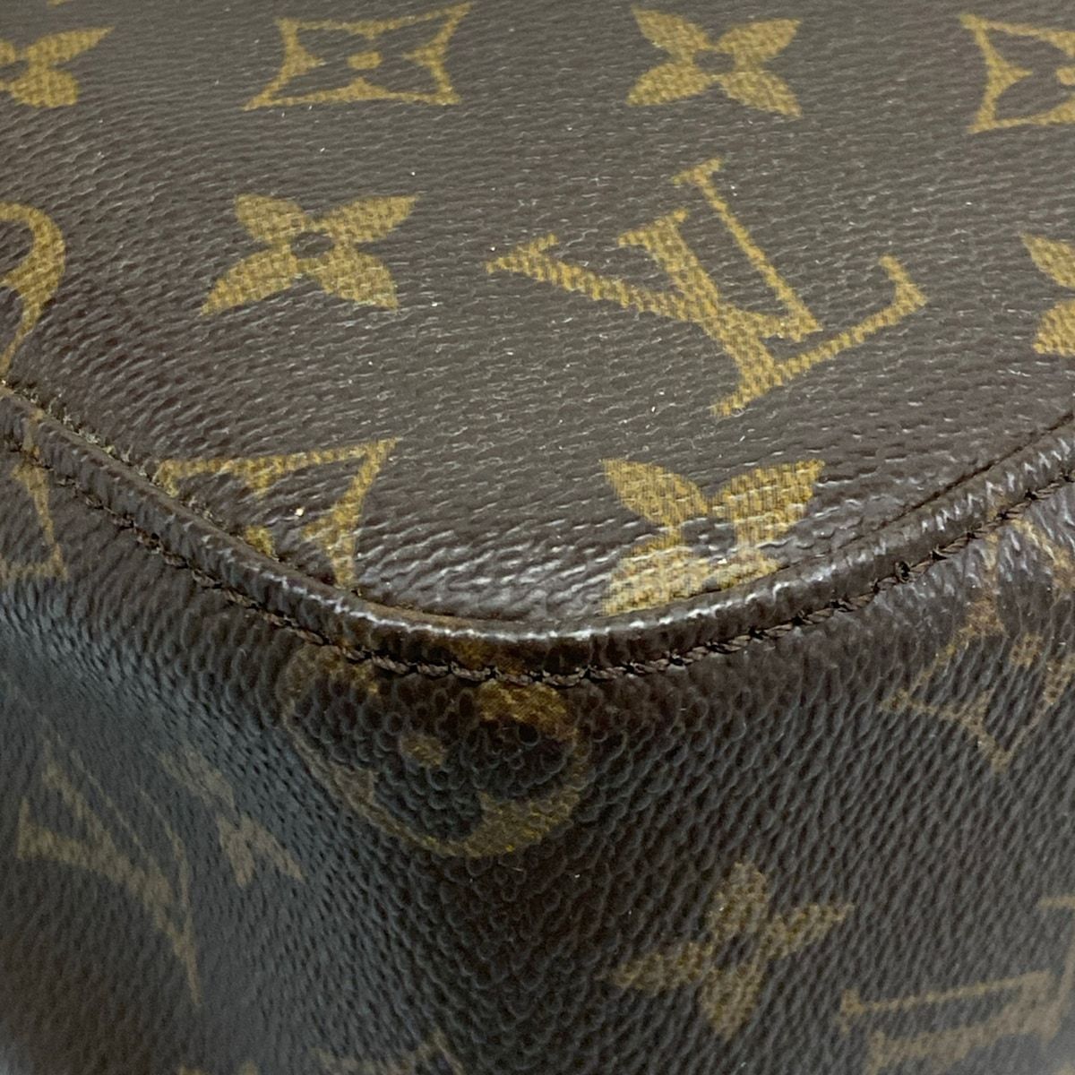 Louis Vuitton Shoulder Bag Monogram Looping MM — view 6