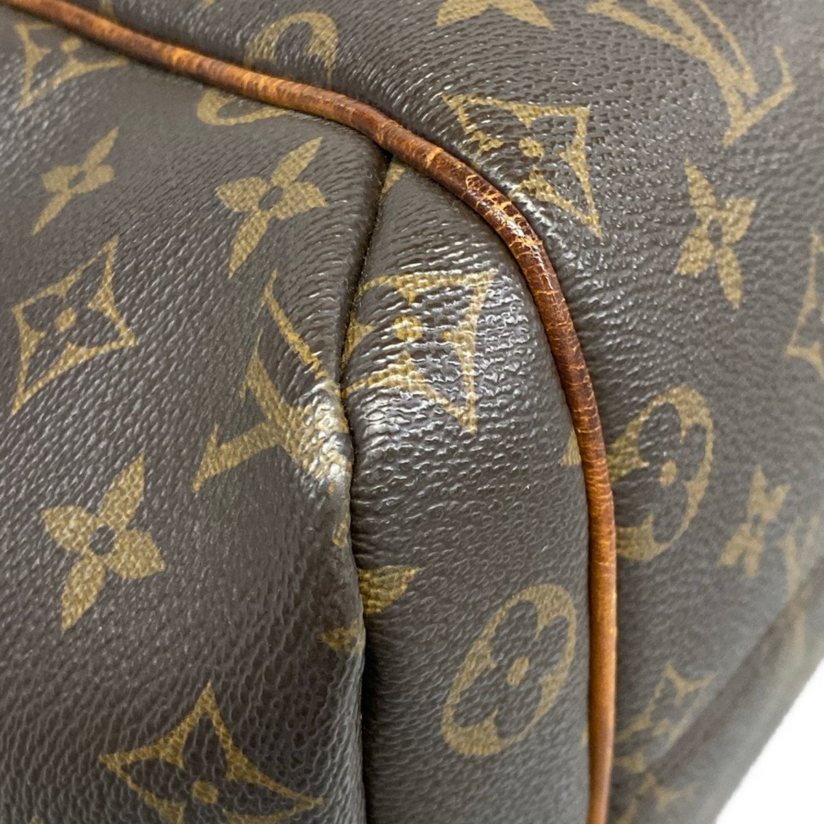 Louis Vuitton Shoulder Bag Monogram Totally MM — view 6