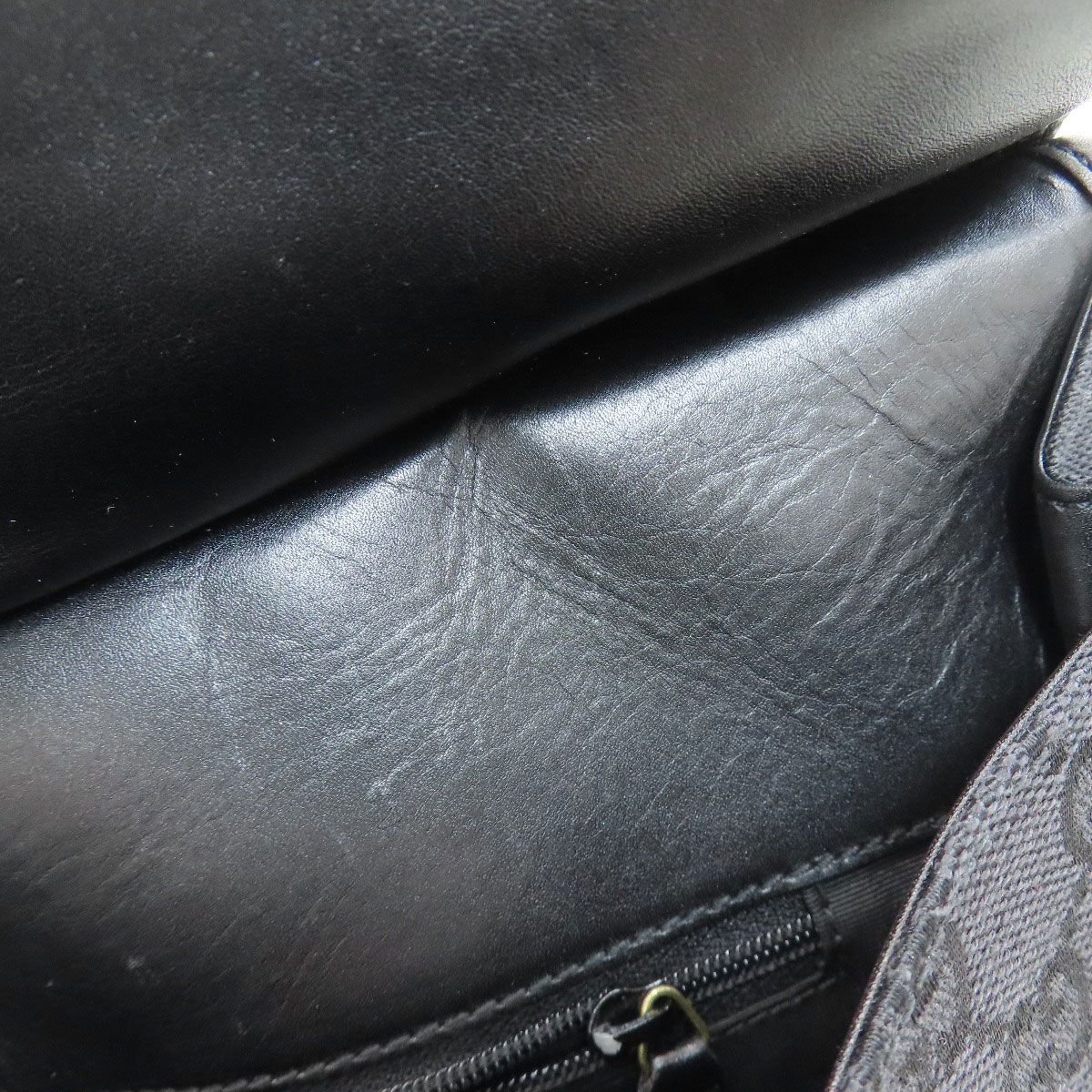 Gucci GG Pattern Shoulder Bag Canvas — view 8