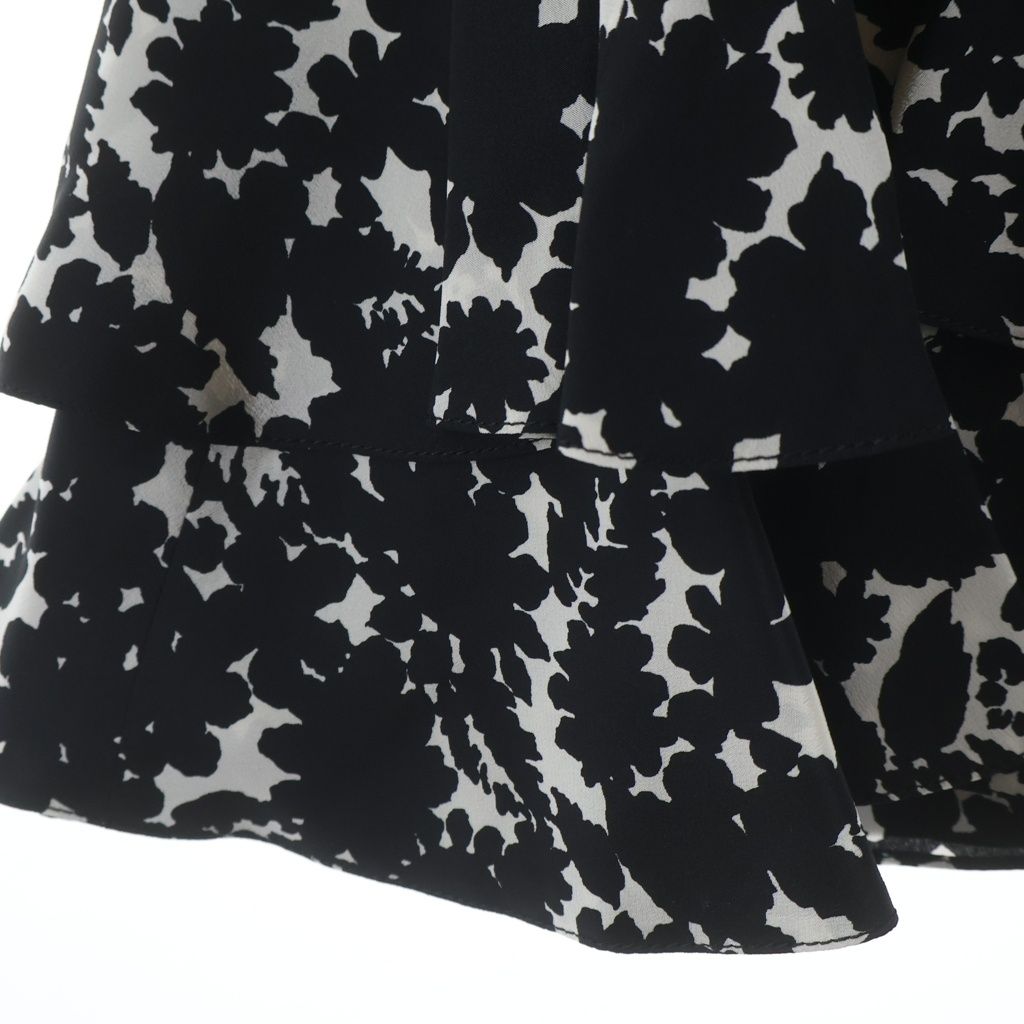 Louis Vuitton Flower Print Back Zip Front Lace Knee Length Short Sleeve Dress — view 5