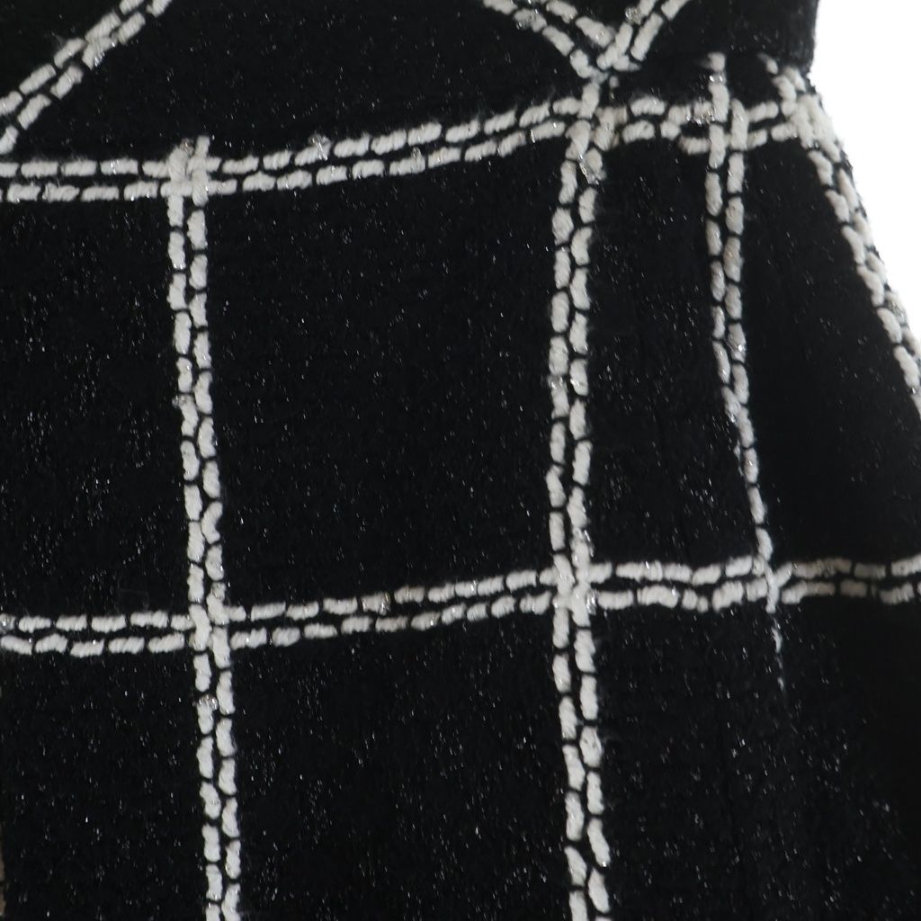Chanel Coco Button Tweed Check Pleats Skirt Black 34 — view 4
