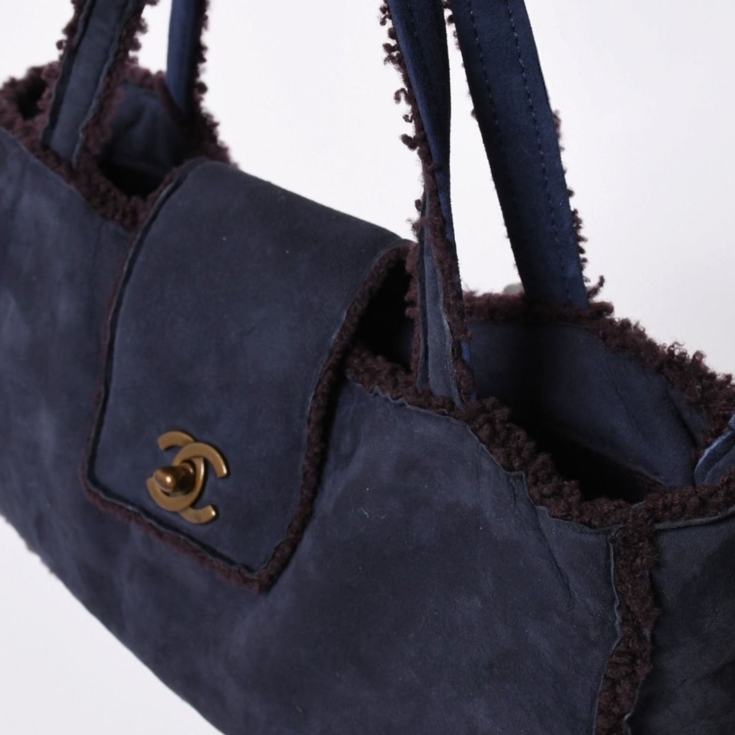 Chanel Shearling Bag CC Logo Nubuck Antique Gold — view 5