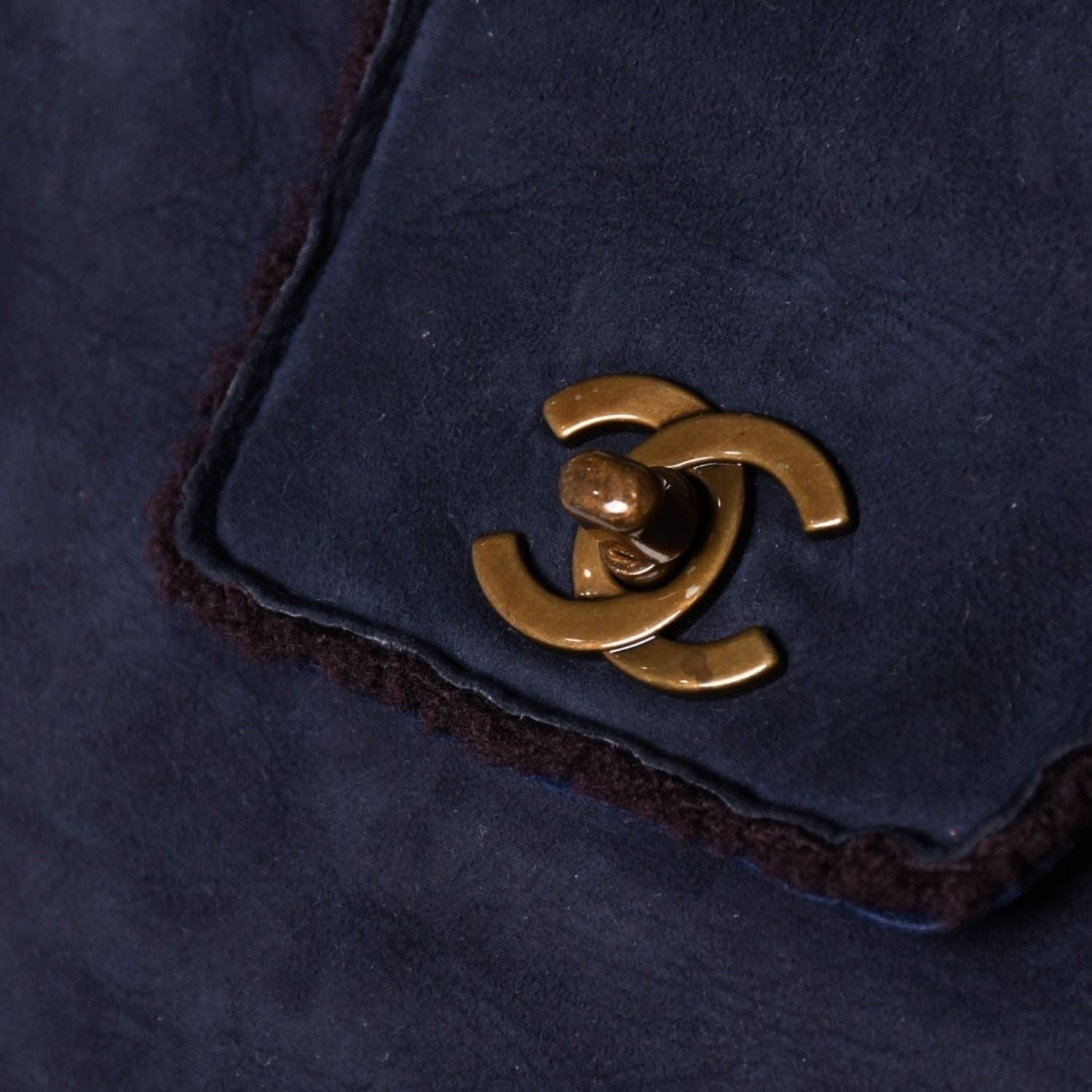 Chanel Shearling Bag CC Logo Nubuck Antique Gold — view 8