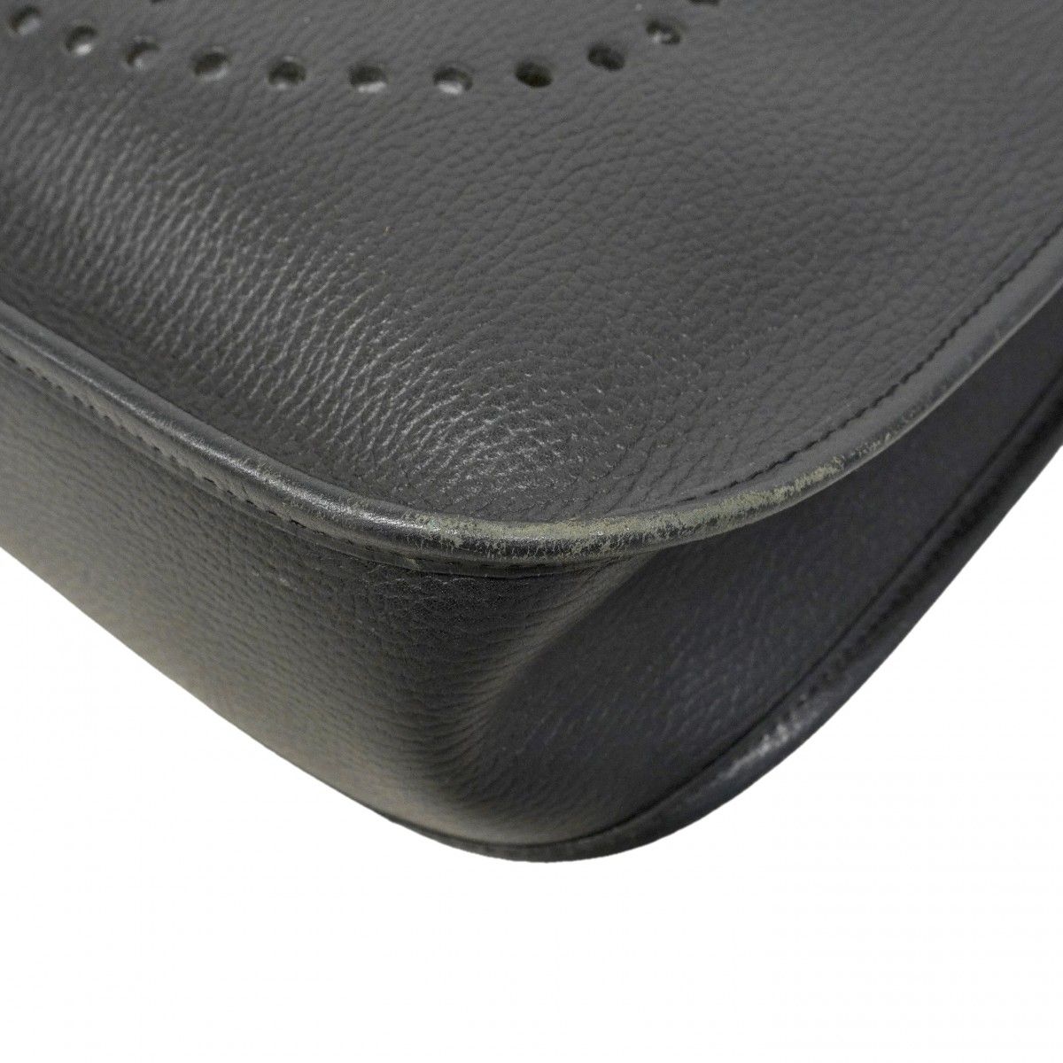 Hermes Shoulder Bag Evelyne Ardennes Black Gold — view 6