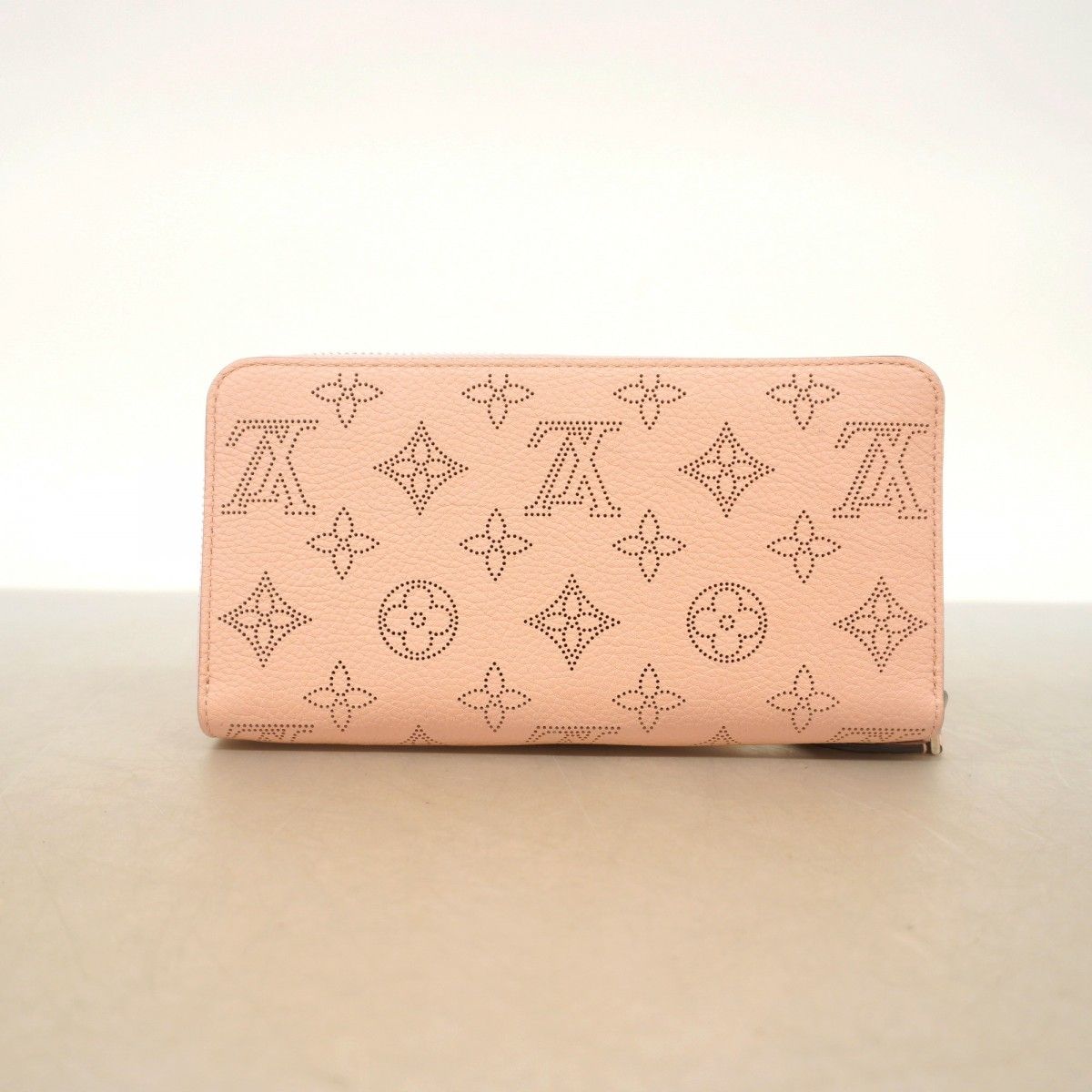 Louis Vuitton Wallet Mahina Zippy Magnolia — view 7
