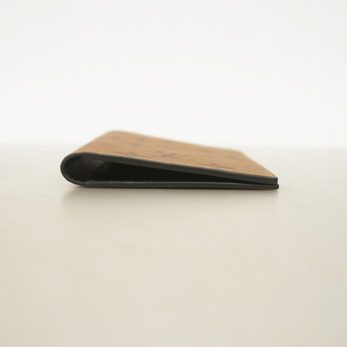 Louis Vuitton Passport Case Monogram Reverse Couverture Brown — view 2