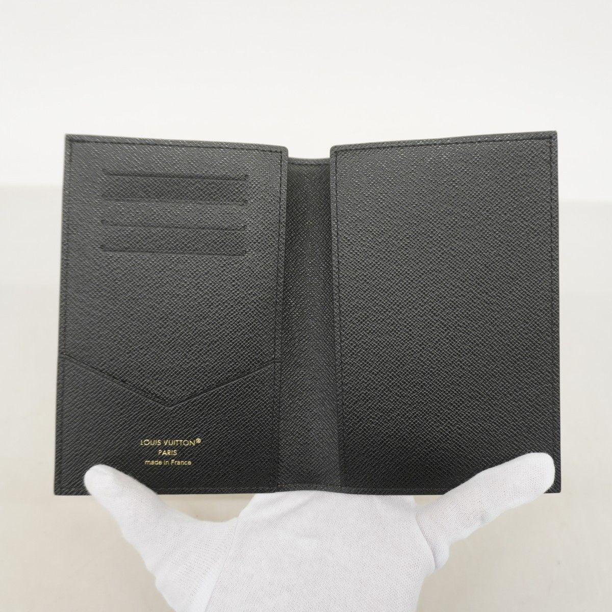 Louis Vuitton Passport Case Monogram Reverse Couverture Brown — view 3