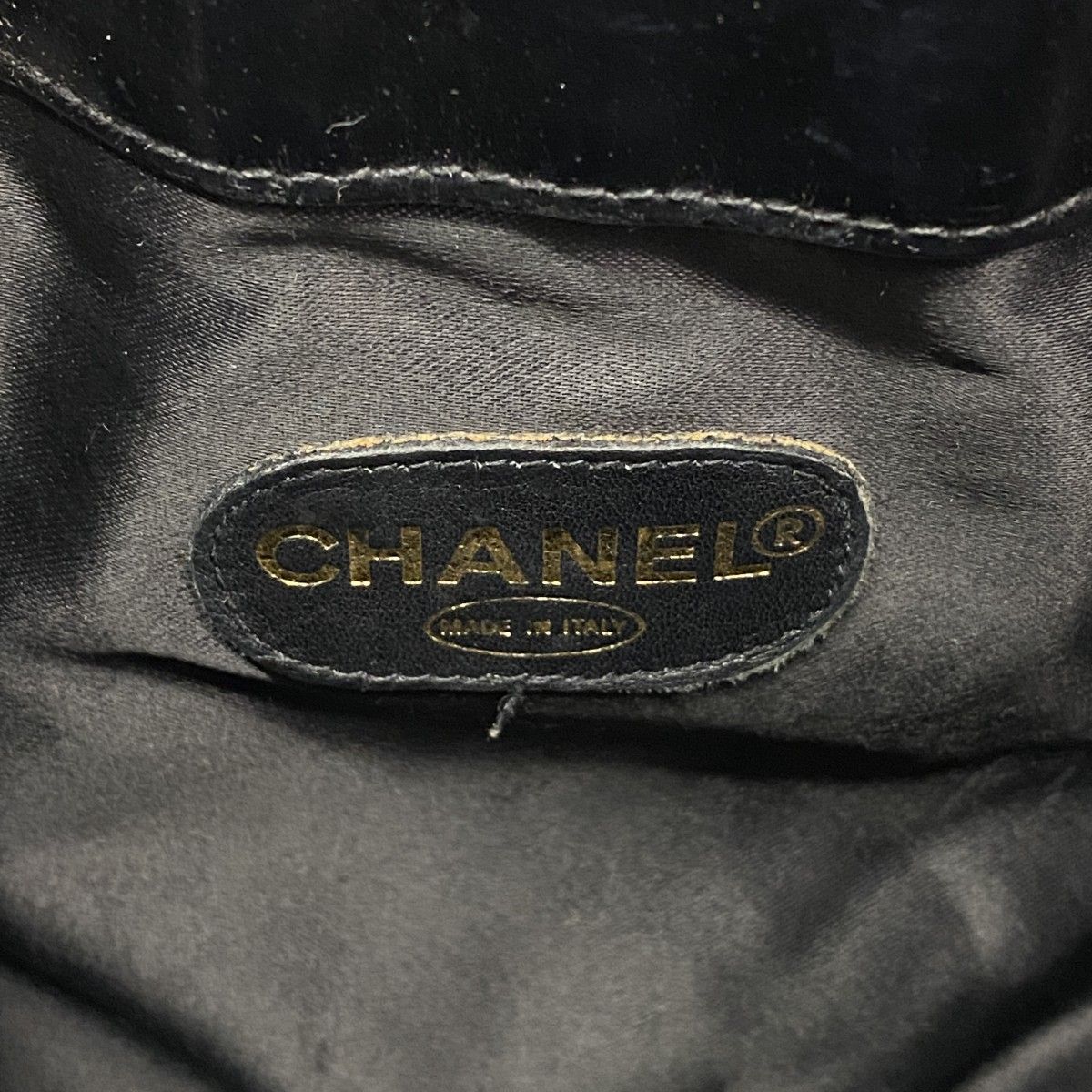 Chanel Shoulder Bag Patent Leather Black Gold — view 5