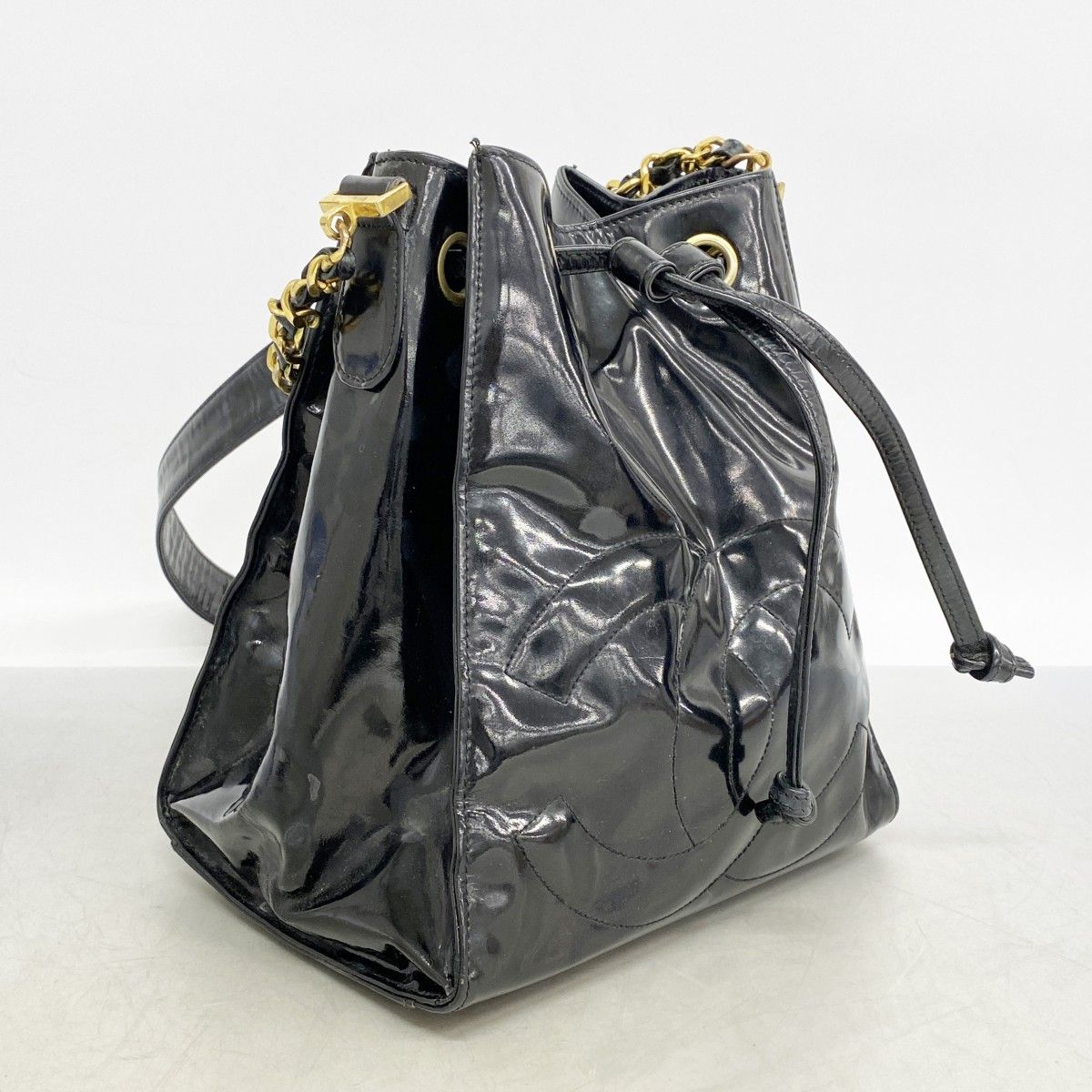 Chanel Shoulder Bag Patent Leather Black Gold — view 2
