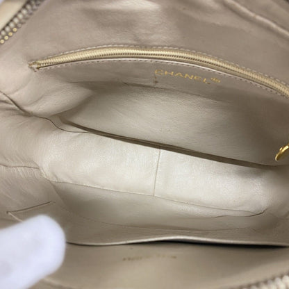 Chanel Shoulder Bag Quilted Lambskin Ivory Gold — view 4