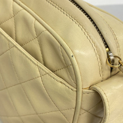 Chanel Shoulder Bag Quilted Lambskin Ivory Gold — view 7