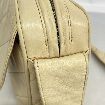 Chanel Shoulder Bag Quilted Lambskin Ivory Gold — view 6