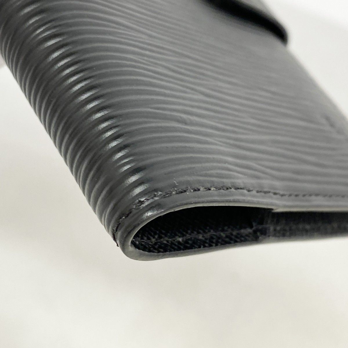 Louis Vuitton Notebook Cover Epi Agenda PM Noir — view 5