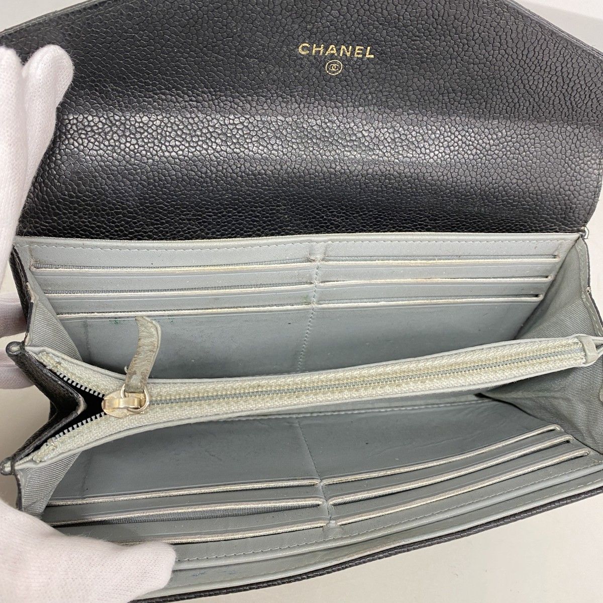 Chanel Wallet Quilted Caviar Leather Black Gold — view 3