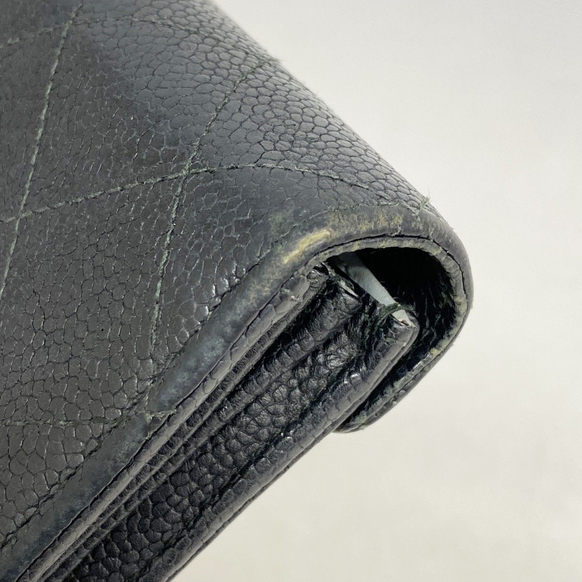 Chanel Wallet Quilted Caviar Leather Black Gold — view 5