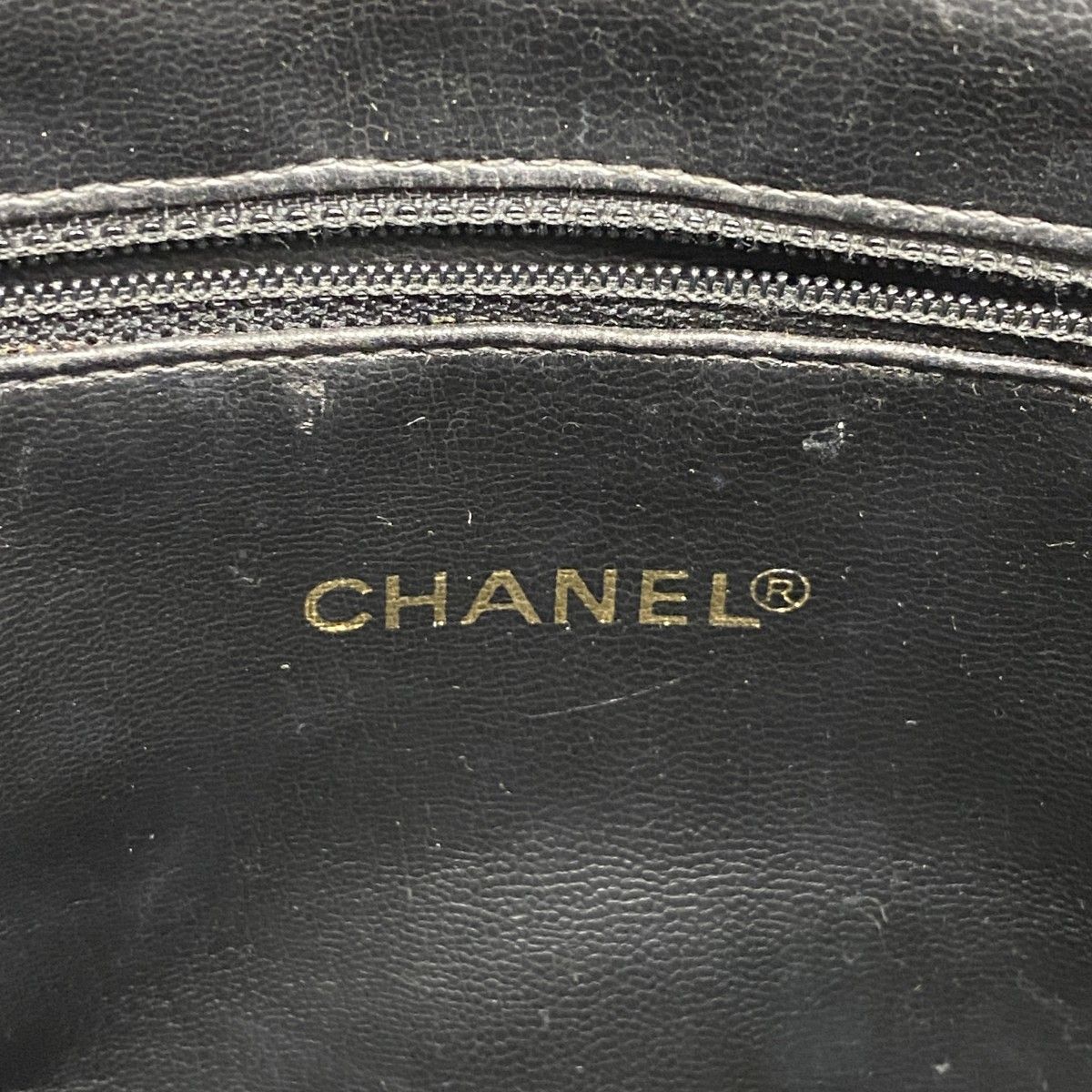 Chanel Shoulder Bag Patent Leather Black Gold — view 5