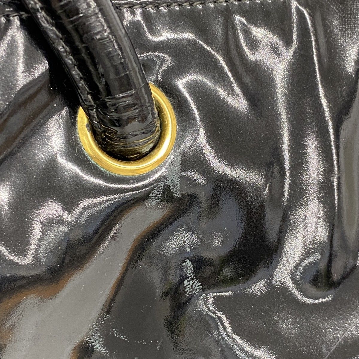 Chanel Shoulder Bag Patent Leather Black Gold — view 7