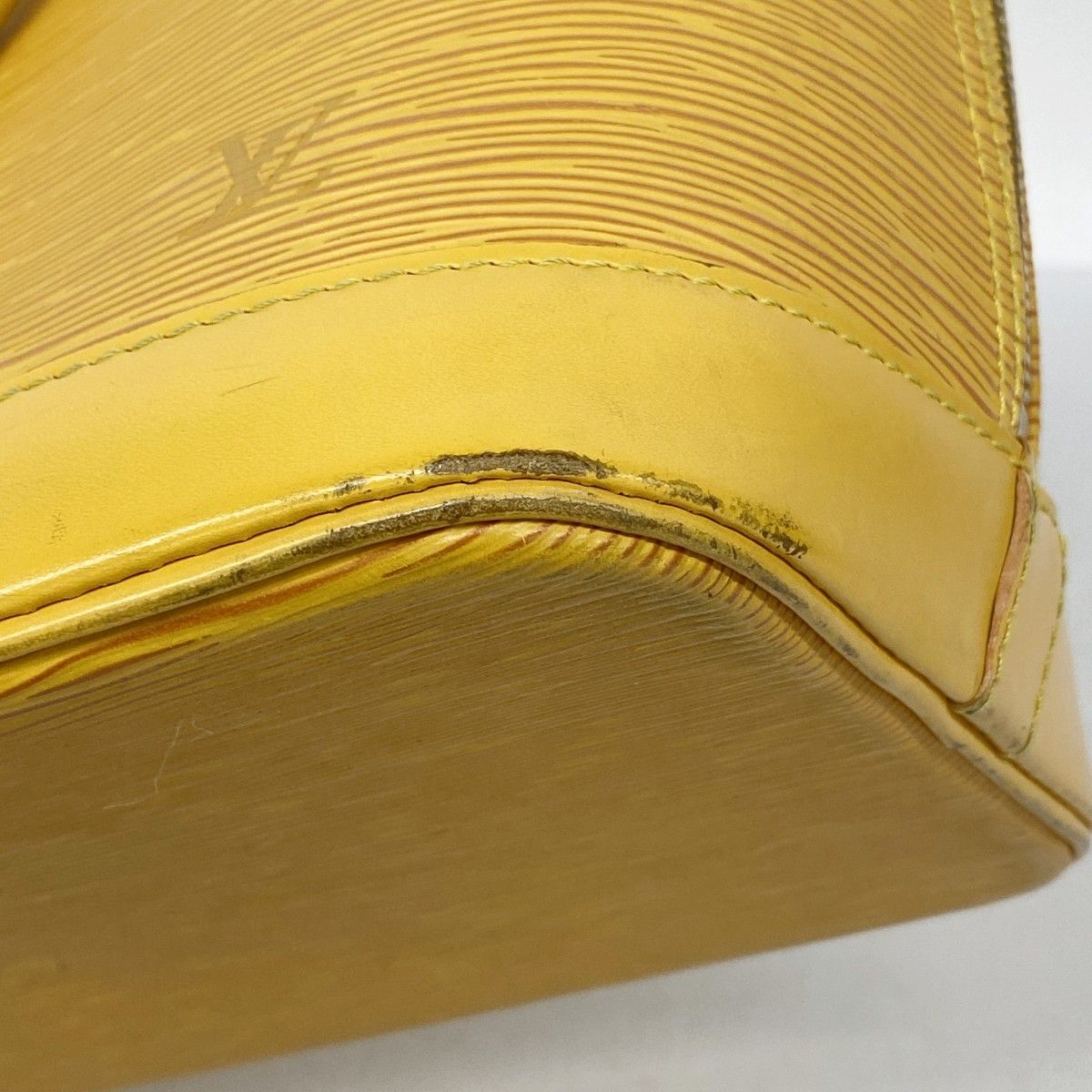 Louis Vuitton Handbag Epi Alma Jaune — view 6
