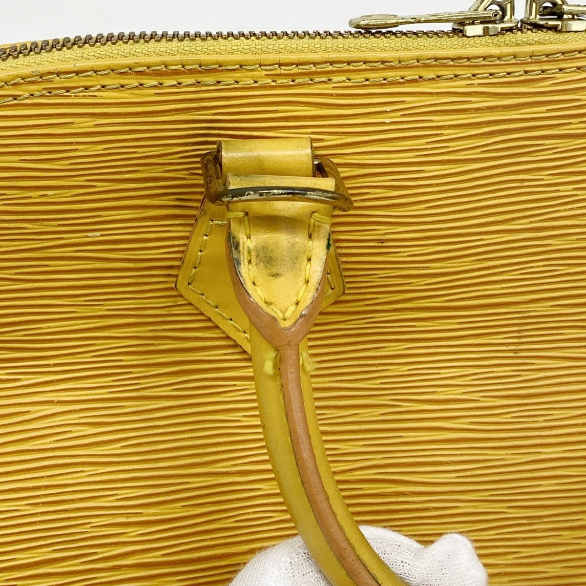 Louis Vuitton Handbag Epi Alma Jaune — view 8