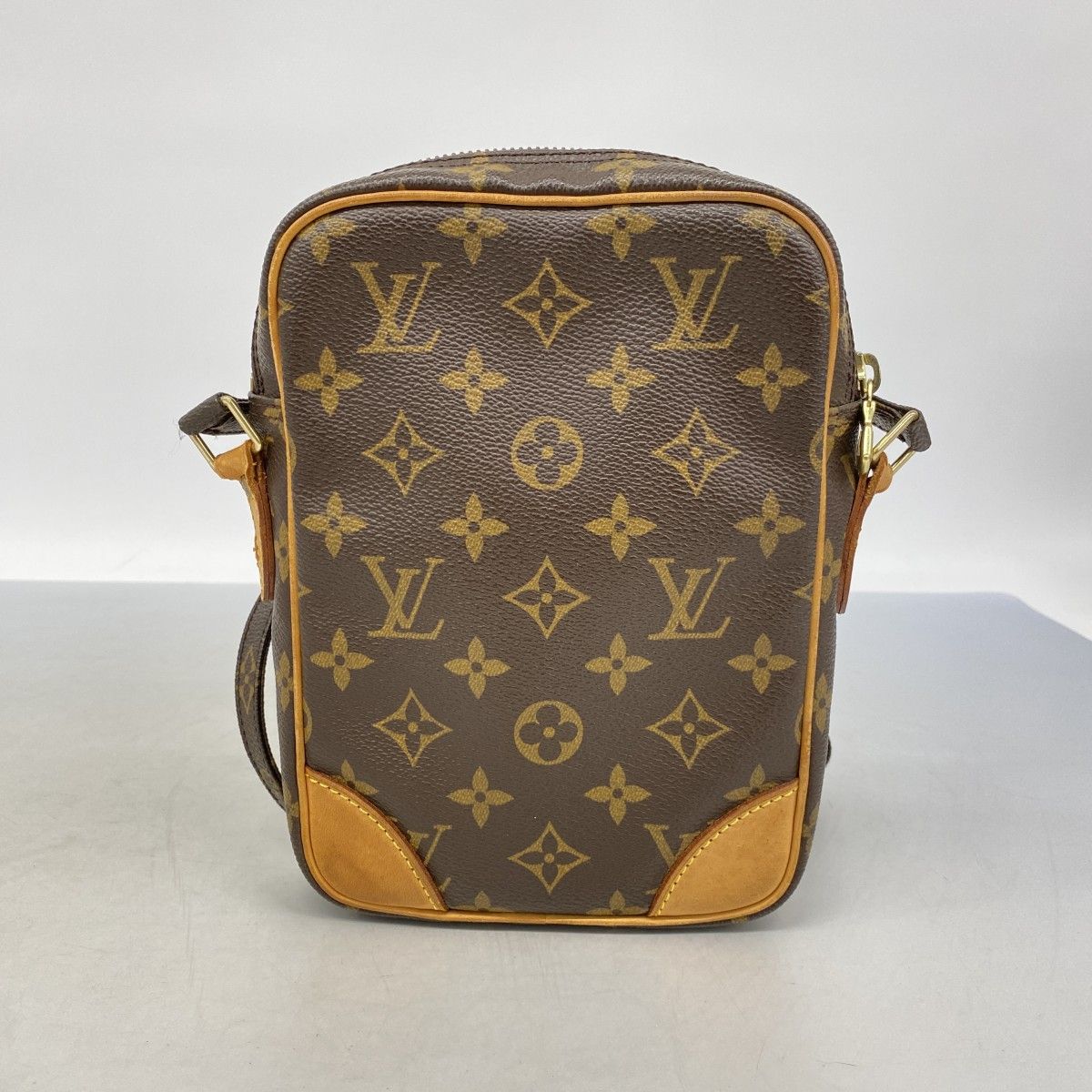 Louis Vuitton Shoulder Bag Monogram Danube Brown — view 9