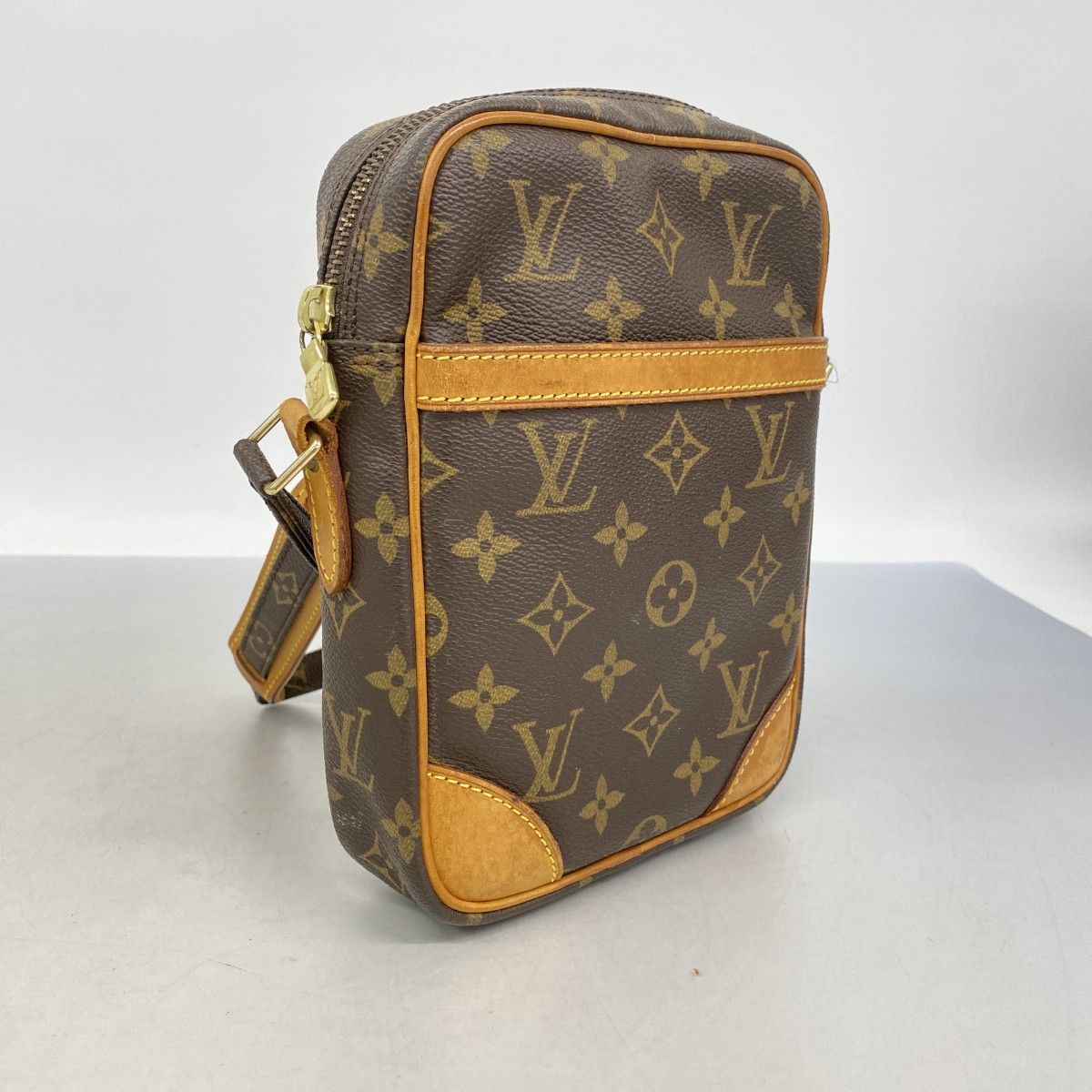Louis Vuitton Shoulder Bag Monogram Danube Brown — view 2