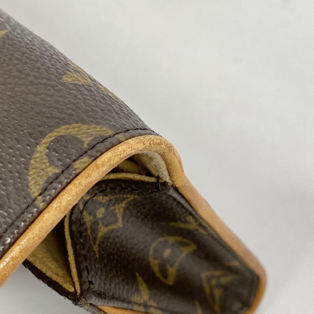 Louis Vuitton Shoulder Bag Monogram Pochette Twin GM Brown — view 7