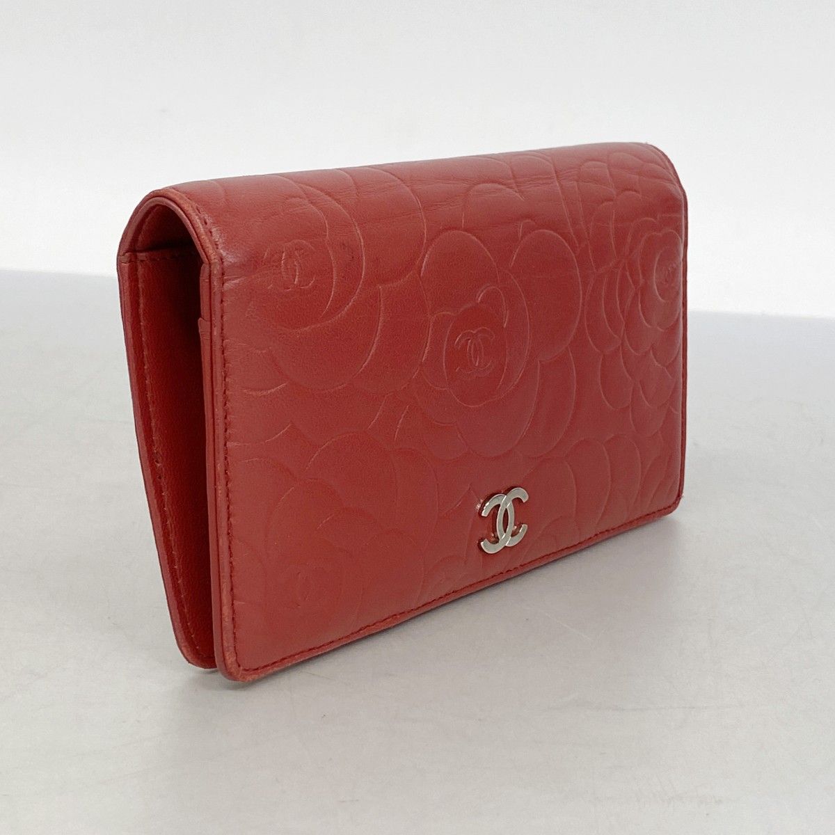 Chanel Wallet Camellia Lambskin Red Silver — view 2