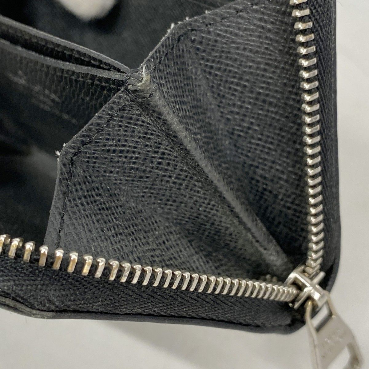 Louis Vuitton Coin Case Taiga Zippy Purse Ardoise — view 7
