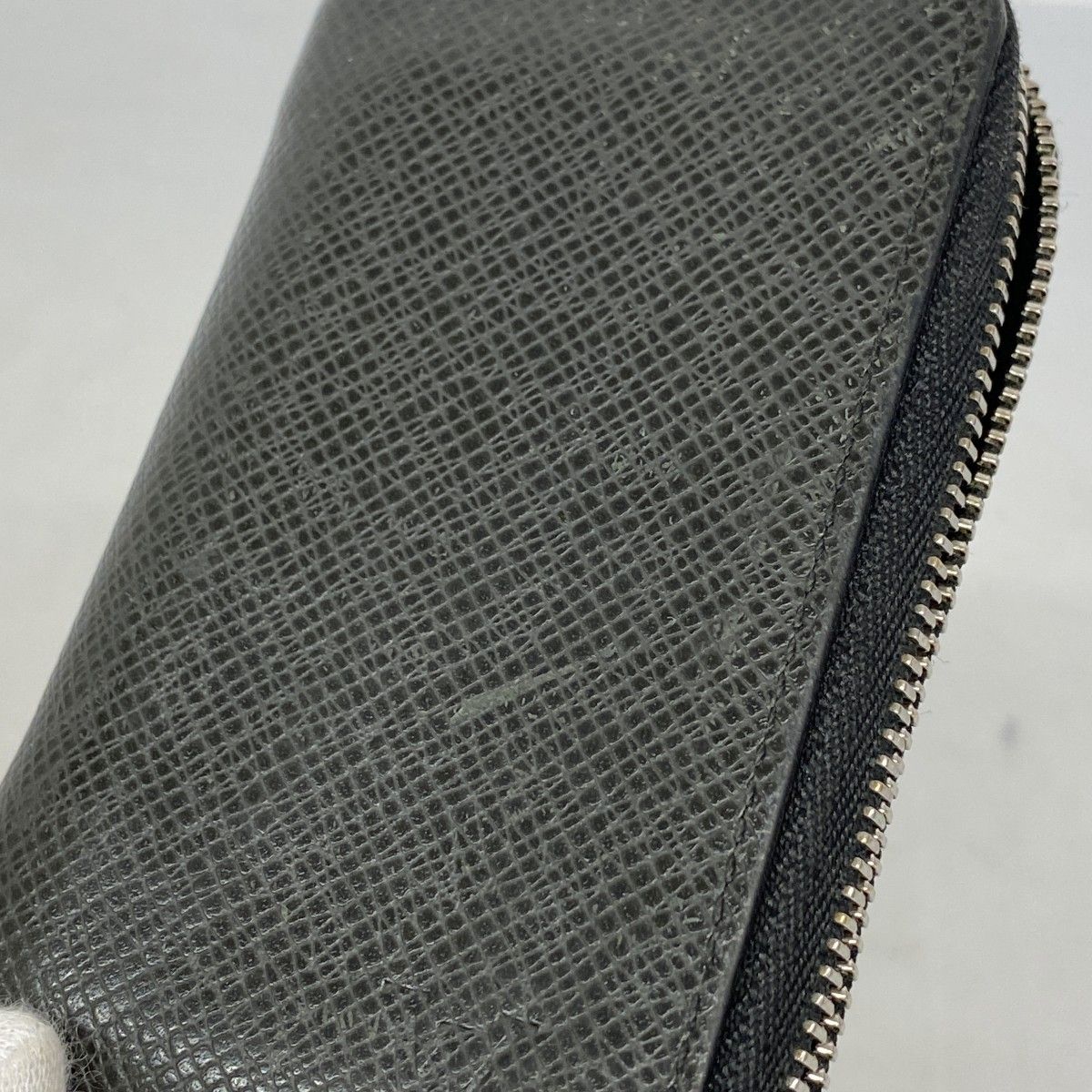 Louis Vuitton Coin Case Taiga Zippy Purse Ardoise — view 8
