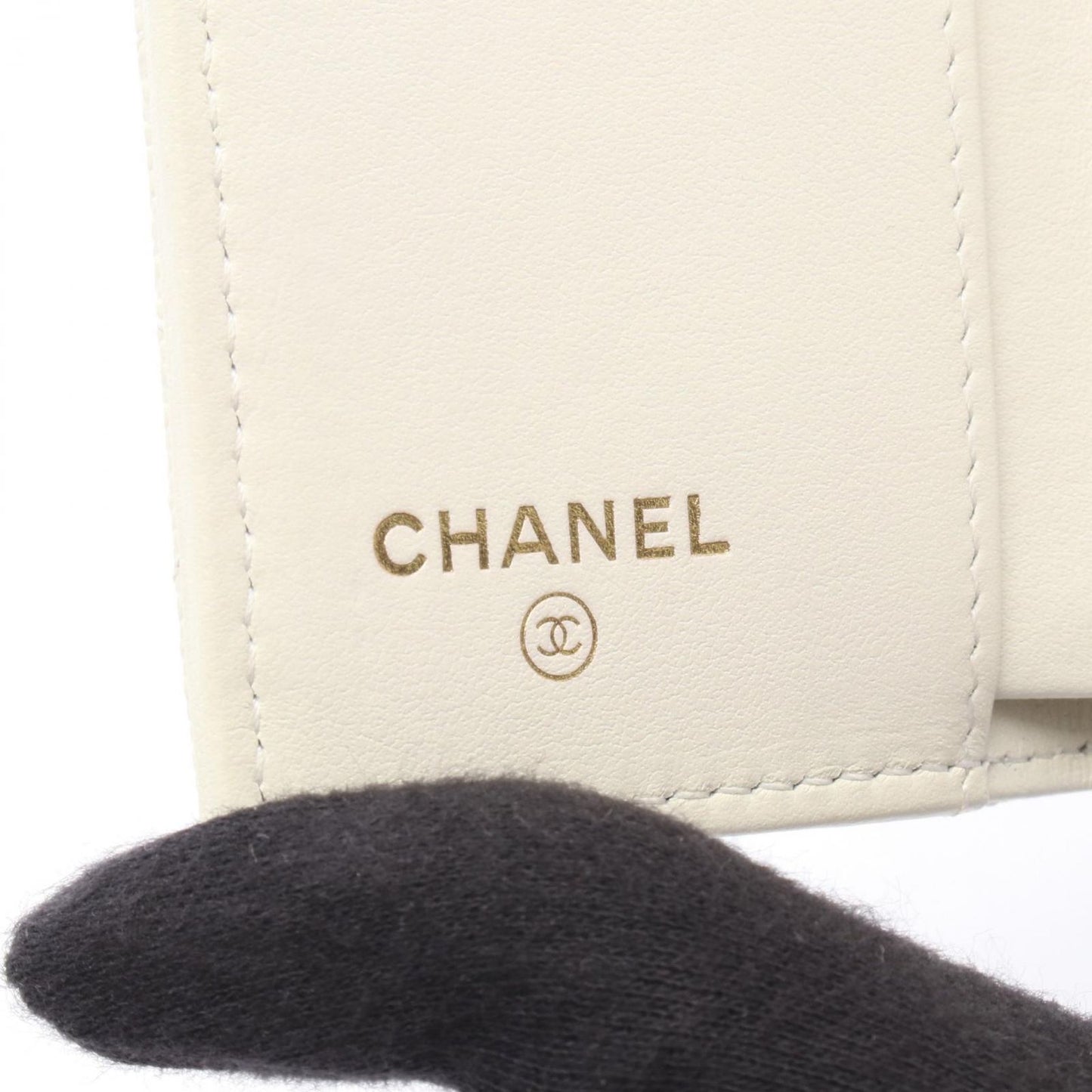 Chanel Trifold Wallet Classic Small Flap Quilted White Caviar Leather — view 5