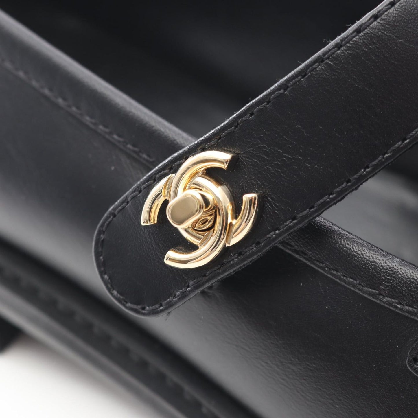 Chanel Loafers CC Logo Turnlock Black Leather — view 9