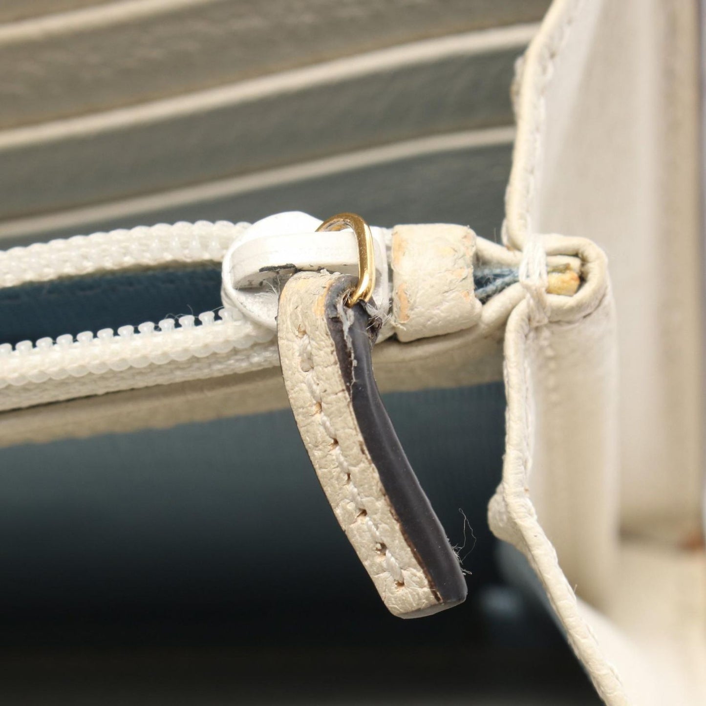 Gucci Bifold Wallet Padlock Bi Star White Leather Chain — view 8